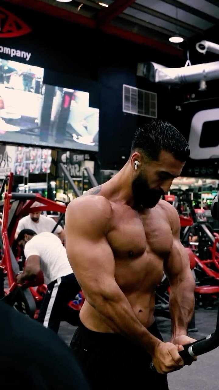 Post 8 by Mahdi Mustafa on Instagram (video)