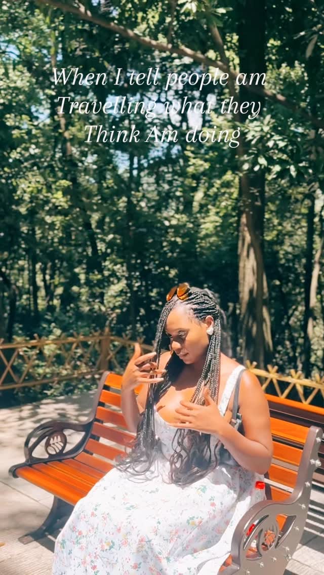 Post 5 by Locsnbraids_London on Instagram (video)