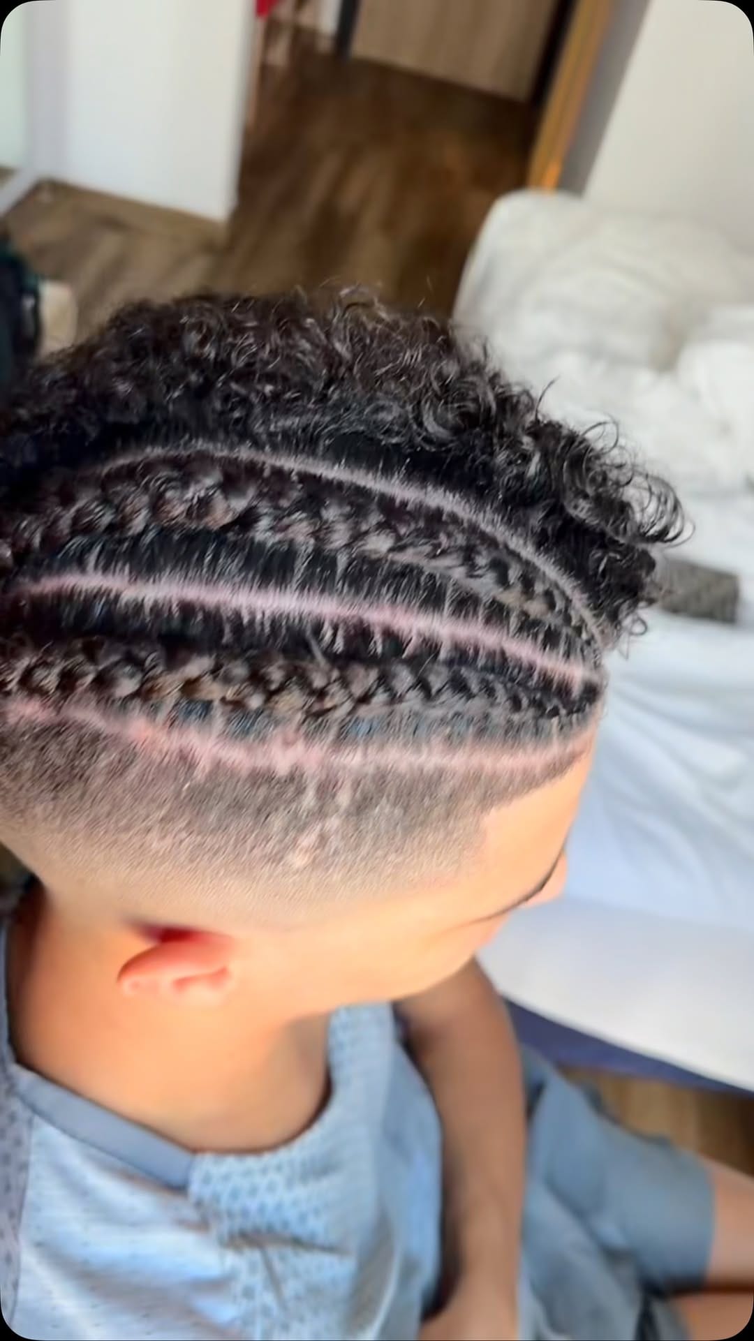 Post 7 by Locsnbraids_London on Instagram (video)