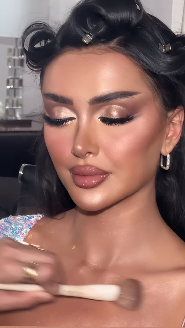 Post 2 by Wrood Makeup artist on Instagram (video)
