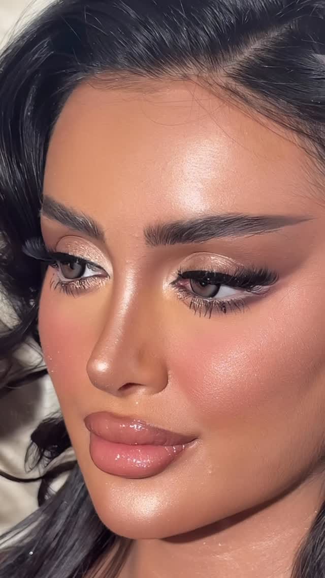 Post 6 by Wrood Makeup artist on Instagram (video)