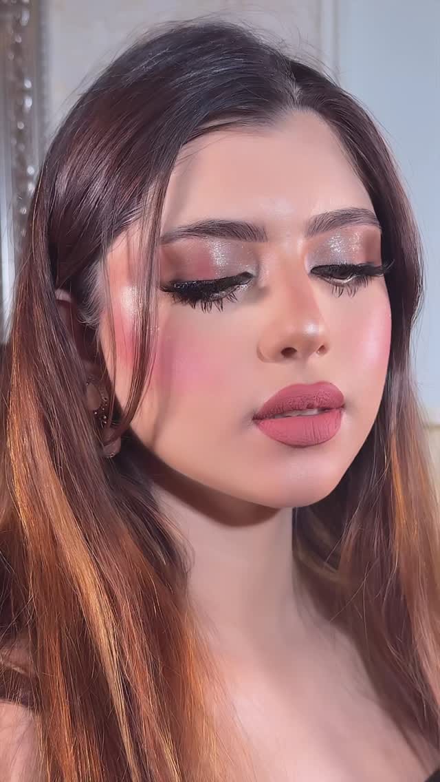 Post 9 by Wrood Makeup artist on Instagram (video)