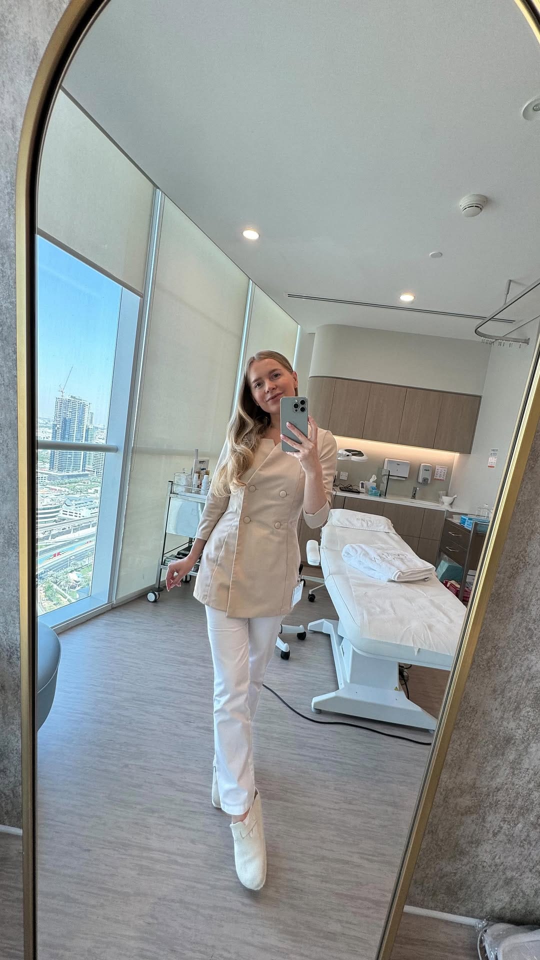 Post 7 by Olena Moshchenko on Instagram (video)