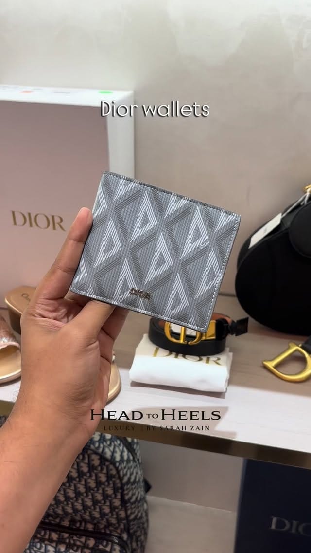Post 1 by @headtoheeelss on Instagram (video)
