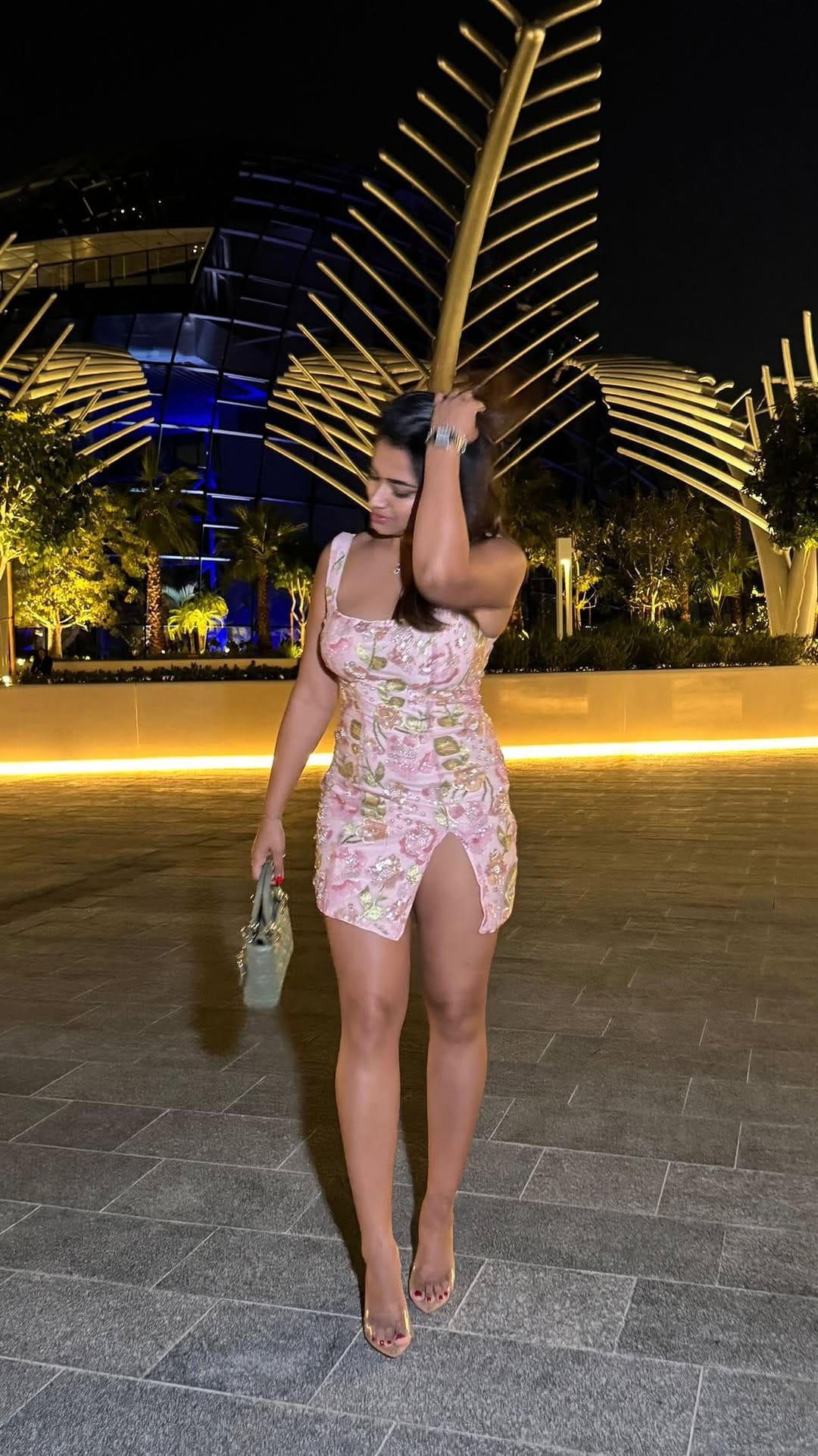 Post 2 by Delia Lobo on Instagram (video)