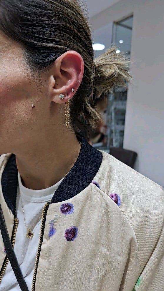 Post 7 by Piercings at KYRAcare on Instagram (video)
