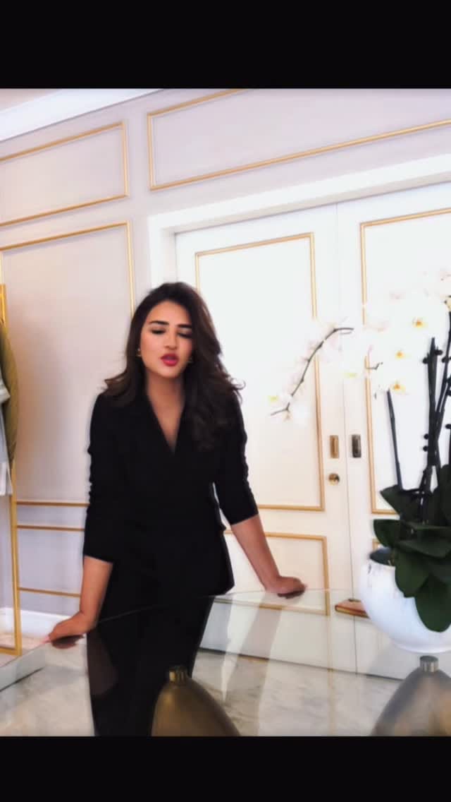 Post 1 by Karima Hosni on Instagram (video)