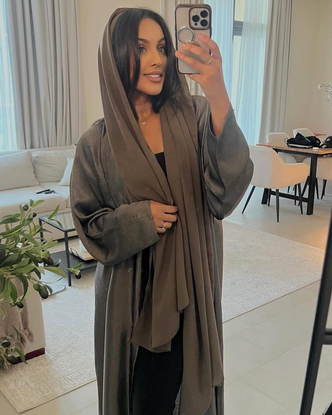 Post 4 by Zainab Styles on Instagram (image)