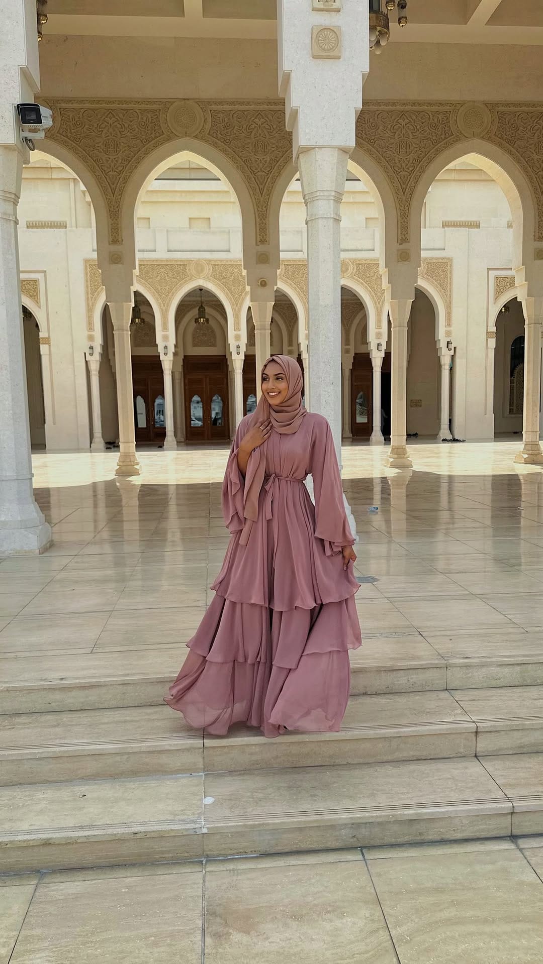 Post 6 by Zainab Styles on Instagram (video)