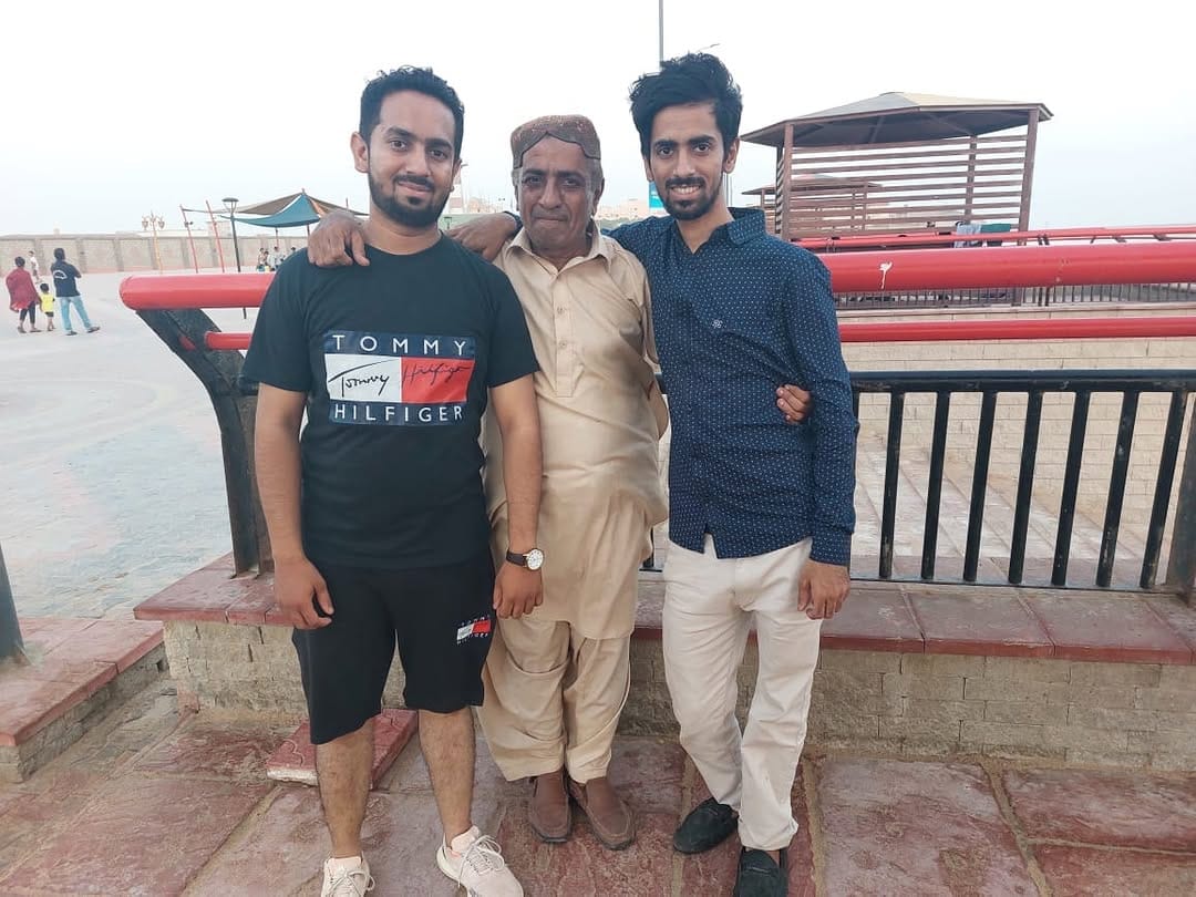 Post 9 by Faizan Munawar Ibrahim on Instagram (image)