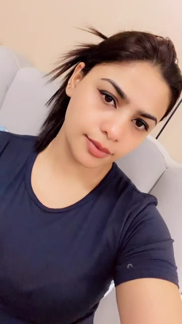 Post 3 by Sara Khan | Lifestyle & Fashion on Instagram (video)
