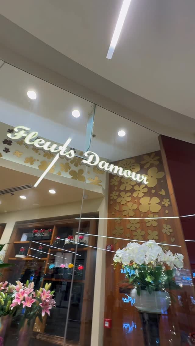 Post 1 by Fleurs Damour on Instagram (video)