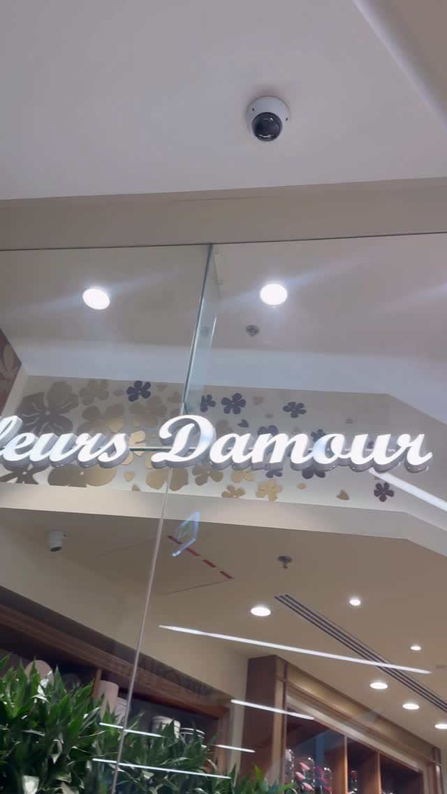 Post 9 by Fleurs Damour on Instagram (video)