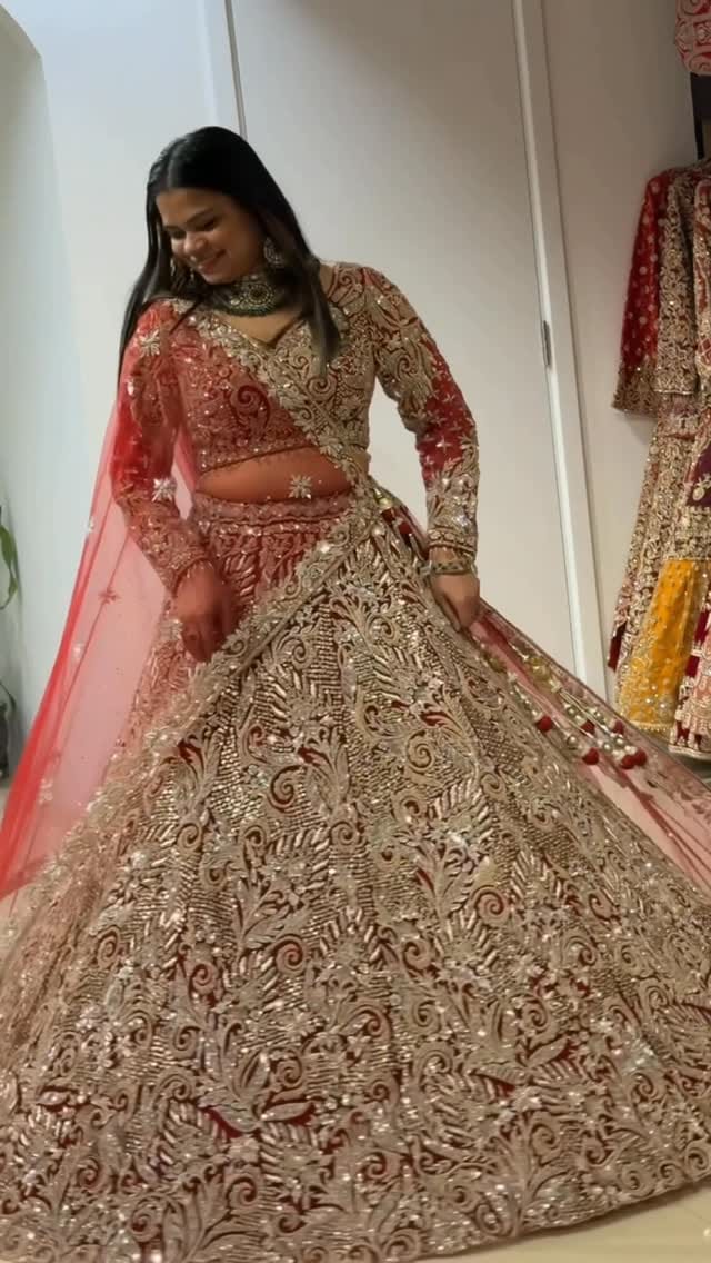 Post 1 by Vinay Fashion on Instagram (video)