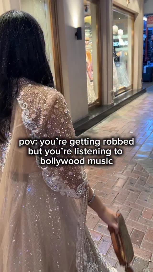 Post 4 by Vinay Fashion on Instagram (video)