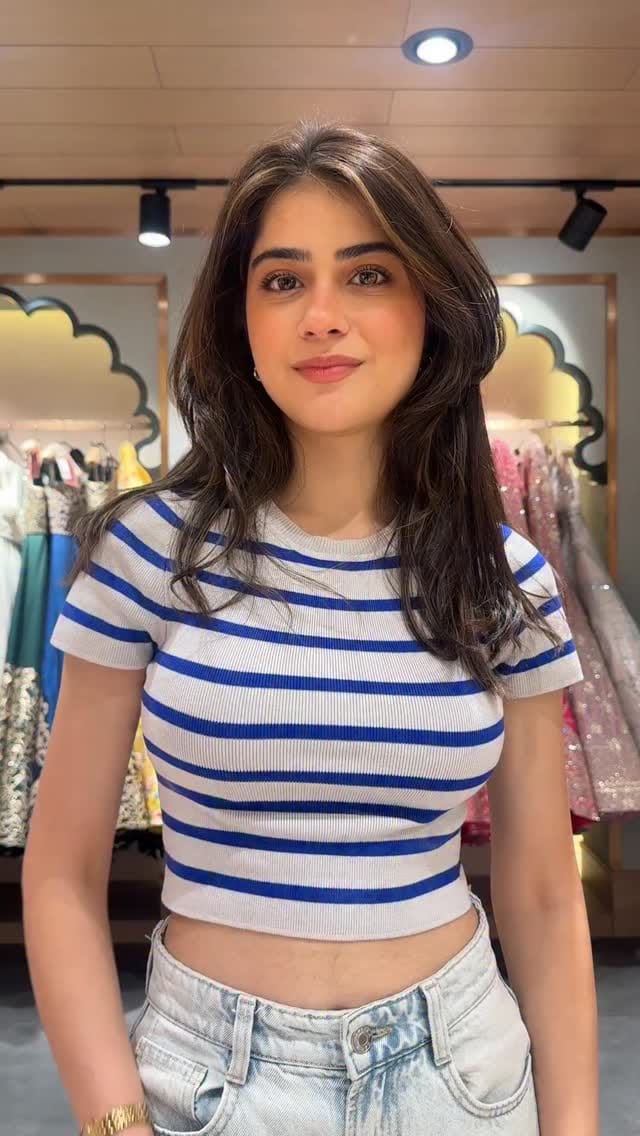 Post 10 by Vinay Fashion on Instagram (video)