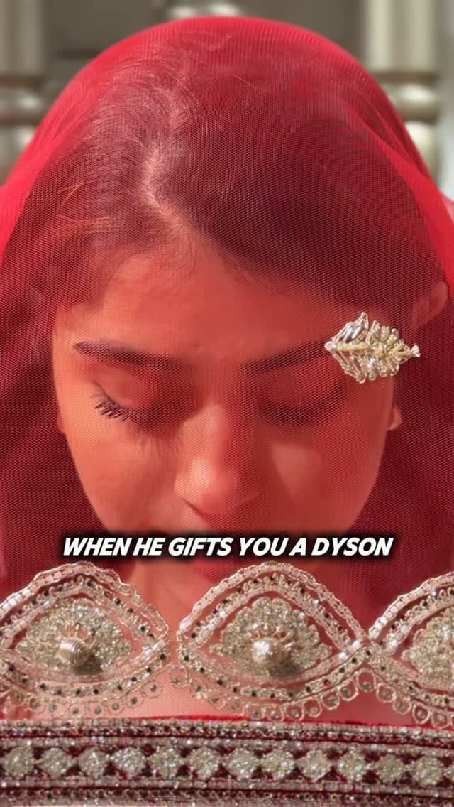 Post 8 by Vinay Fashion on Instagram (video)