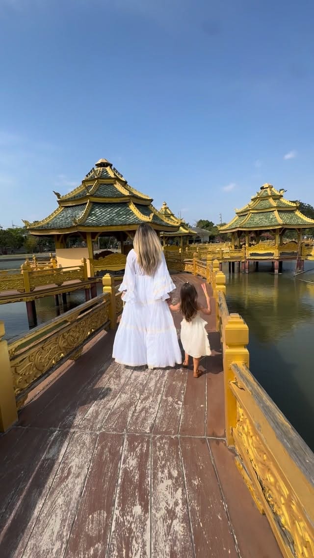 Post 1 by Laura Maria on Instagram (video)