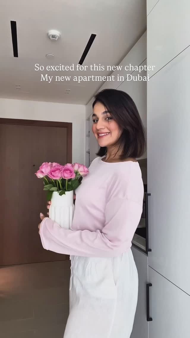 Post 10 by Sara Oraei on Instagram (video)