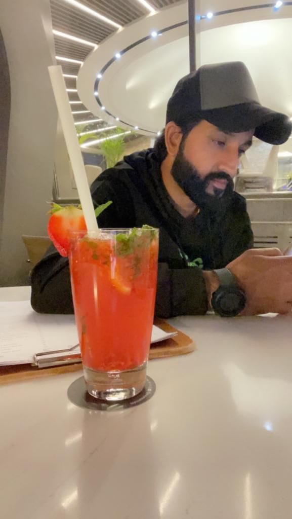 Post 3 by Dubai vine on Instagram (image)