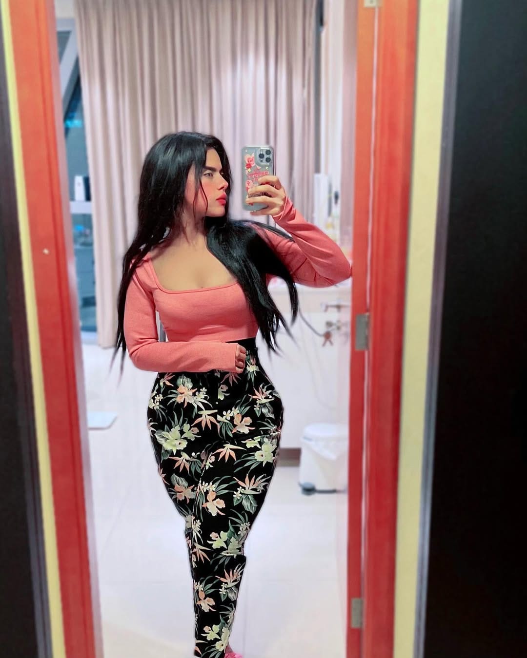 Post 8 by N a n n i 🤍 on Instagram (image)