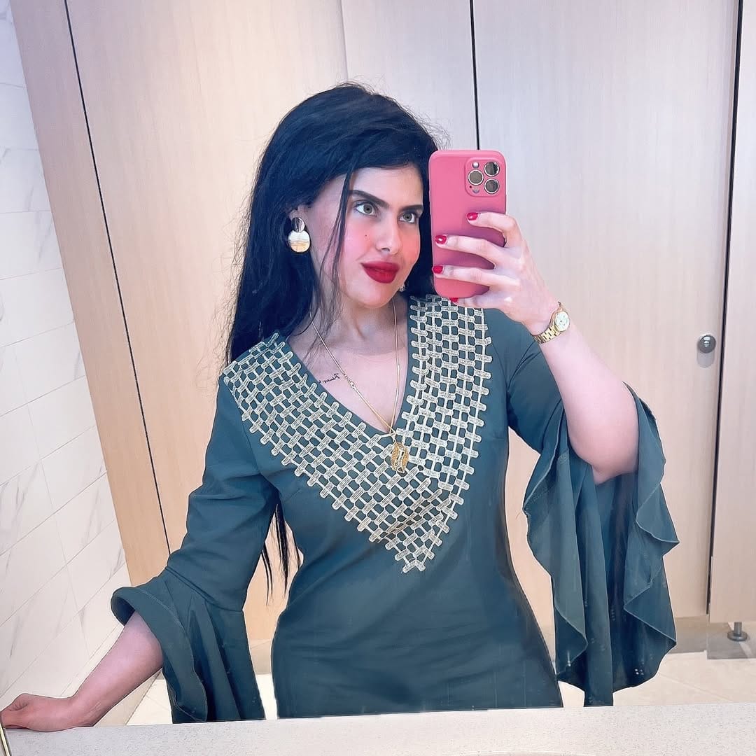 Post 4 by N a n n i 🤍 on Instagram (image)