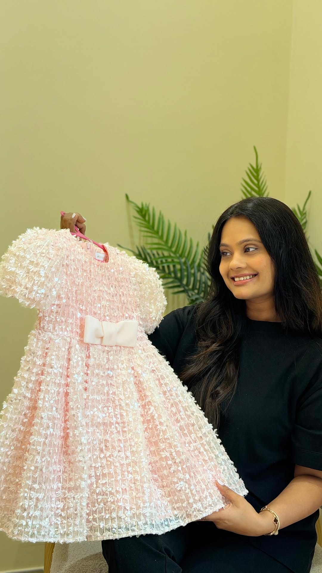 Post 5 by Style it with shah! on Instagram (video)