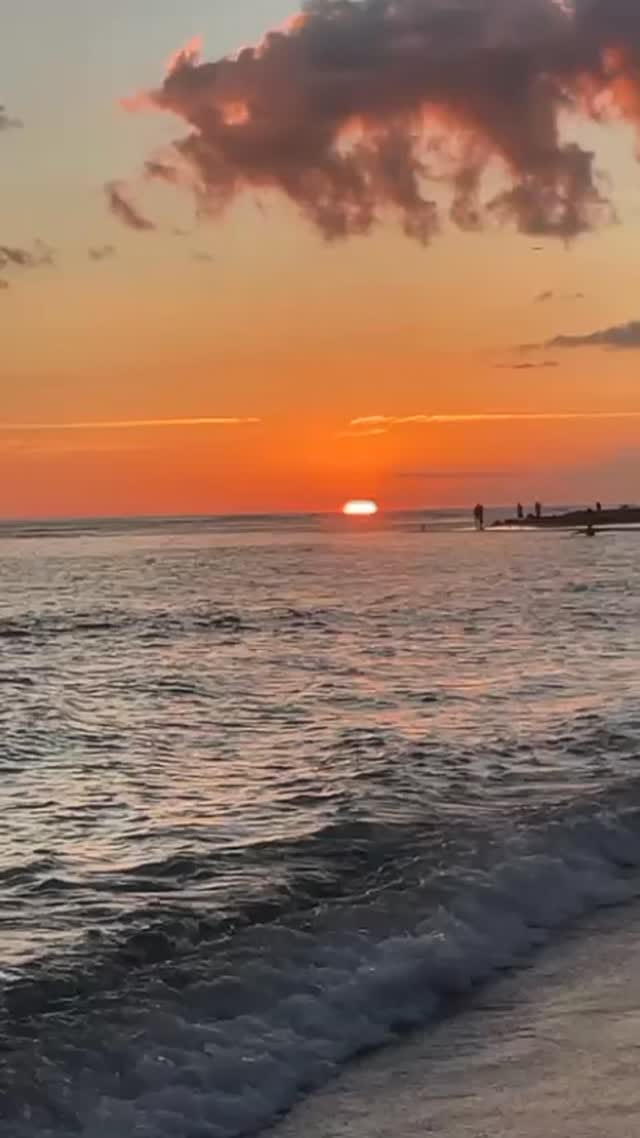 Post 2 by Jolywood ∴ on Instagram (video)