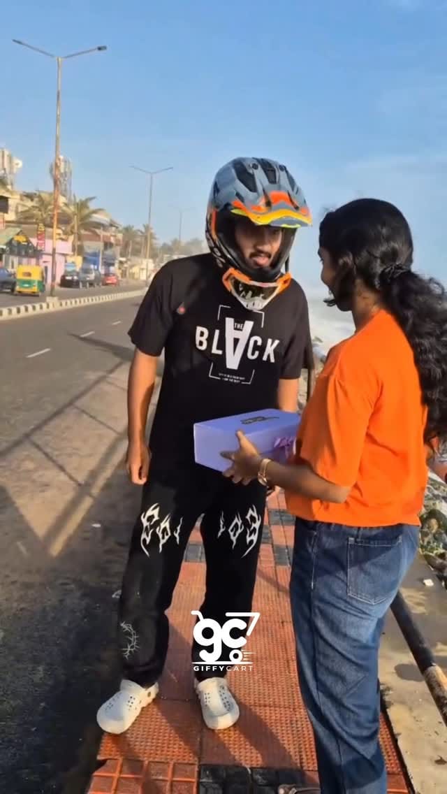 Post 8 by GiffyCart on Instagram (video)