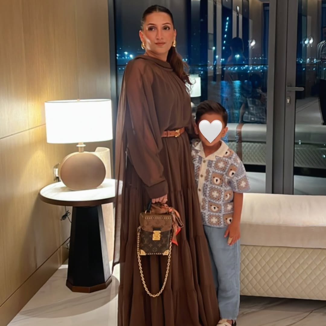 Post 2 by 🇦🇪 HAIR & MAKEUP ARTIST on Instagram (carousel)