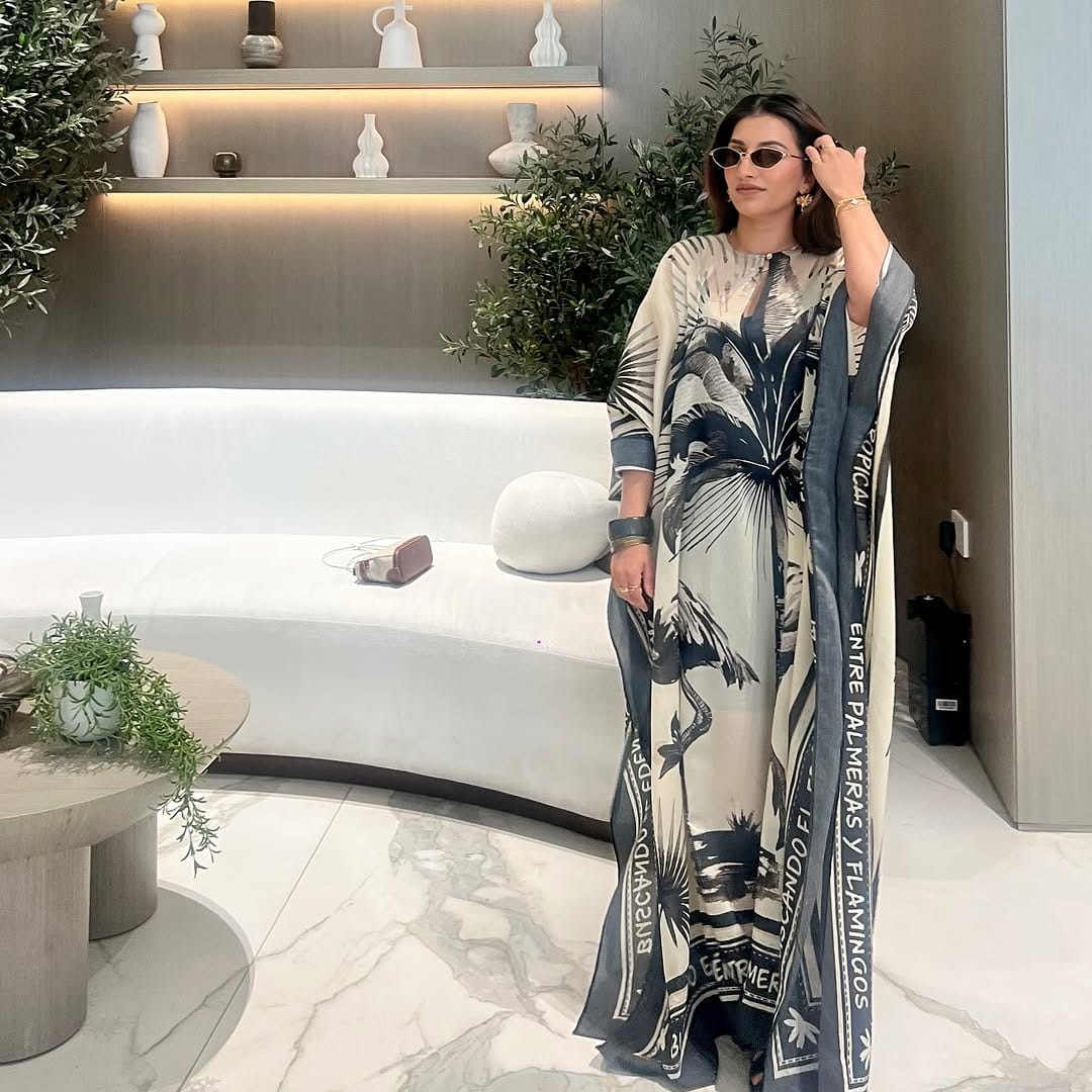 Post 4 by 🇦🇪 HAIR & MAKEUP ARTIST on Instagram (carousel)