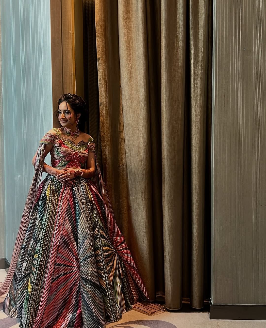 Post 9 by 🇦🇪 HAIR & MAKEUP ARTIST on Instagram (carousel)