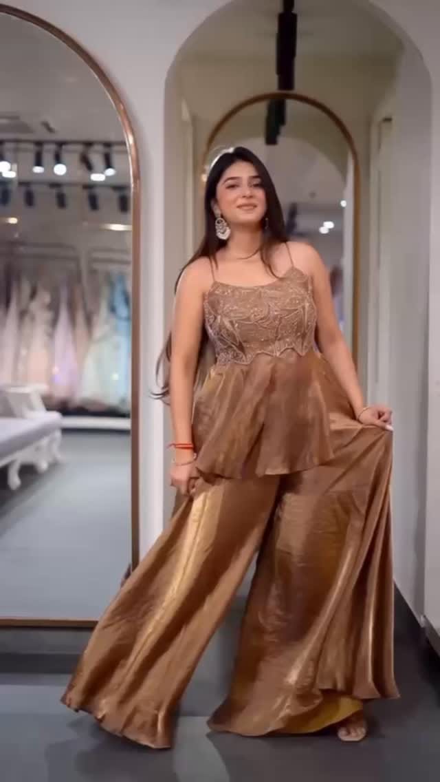 Post 7 by Aviraa Trends on Instagram (video)