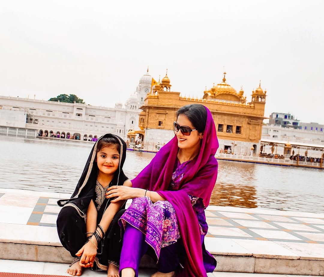 Post 6 by SHWETA SOOD on Instagram (carousel)