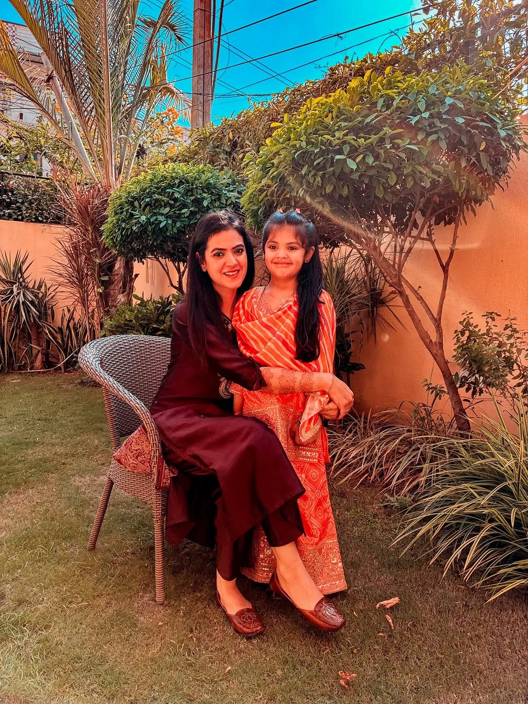 Post 3 by SHWETA SOOD on Instagram (carousel)