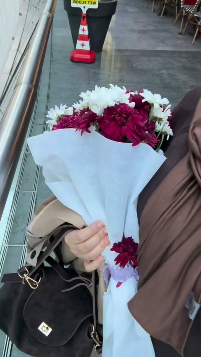 Post 1 by Təsəttürün ünvanı🧕🏻Evli. on Instagram (video)