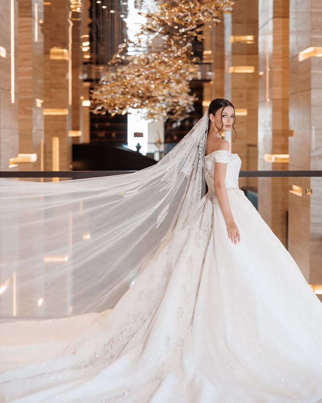 Post 6 by HUMARIFF WEDDING HOUSE on Instagram (carousel)