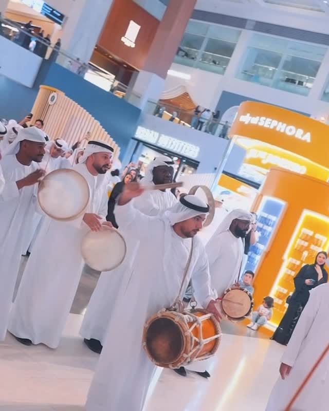 Post 10 by Yas Mall on Instagram (video)