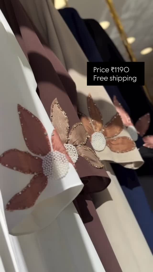 Post 5 by Asma Abya Collection's original™ on Instagram (video)