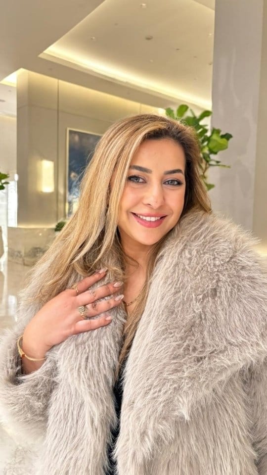 Post 3 by Karrouma Farhani on Instagram (video)