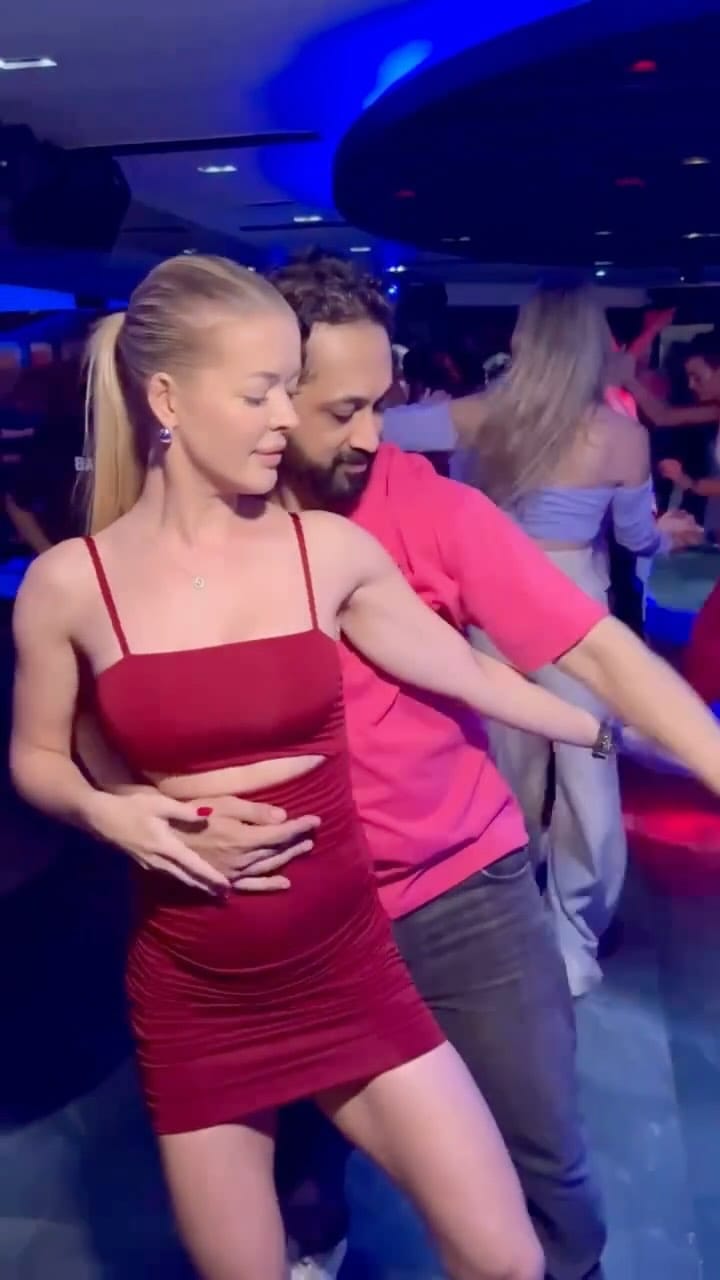Post 9 by KAT / DUBAI / MODEL / UGS on Instagram (video)