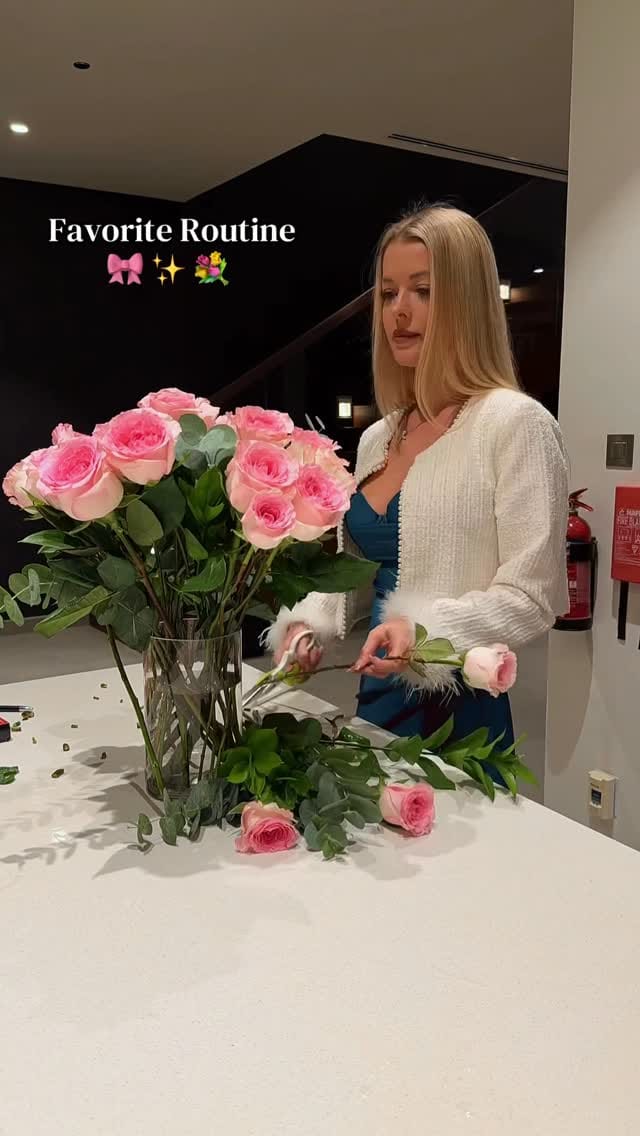 Post 4 by KAT / DUBAI / MODEL / UGS on Instagram (video)