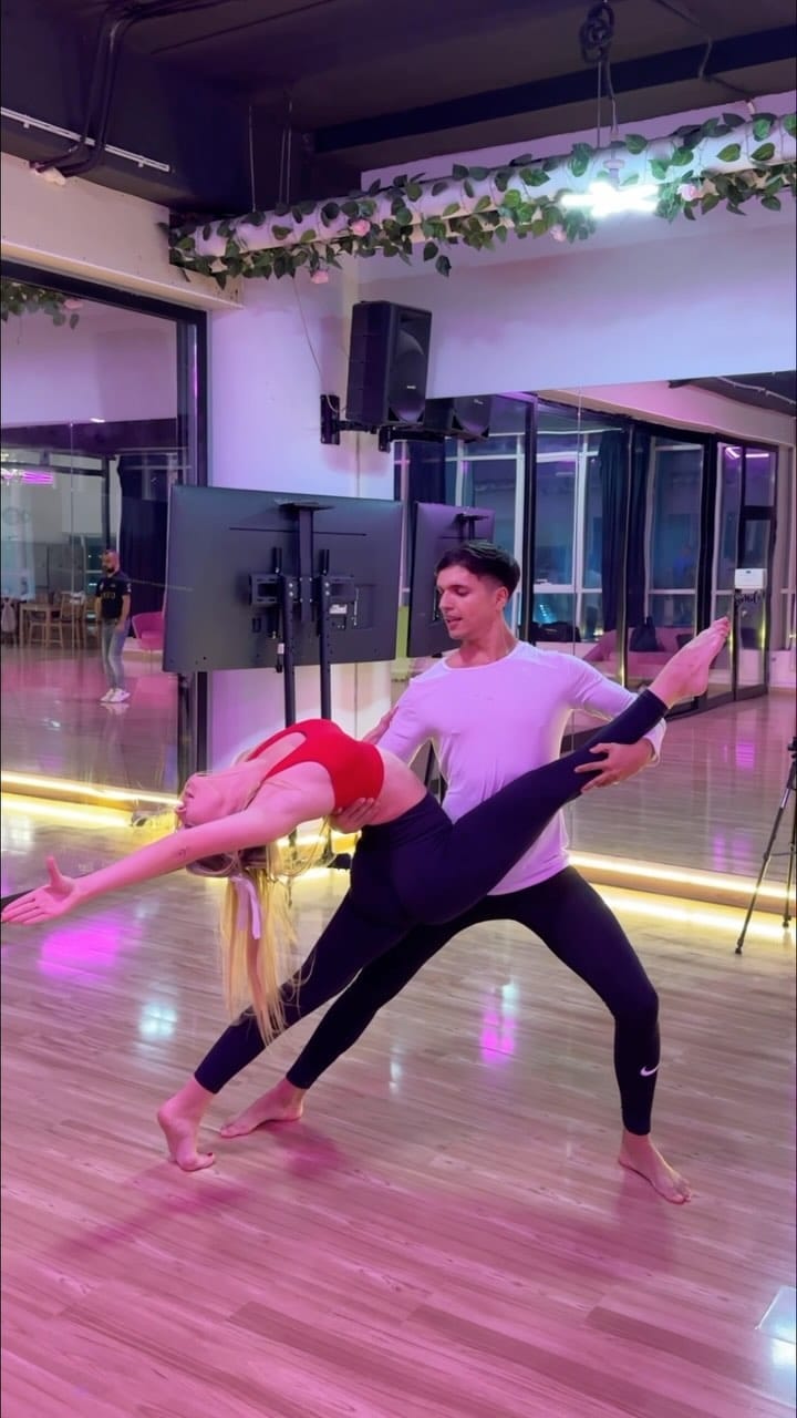 Post 10 by KAT / DUBAI / MODEL / UGS on Instagram (video)