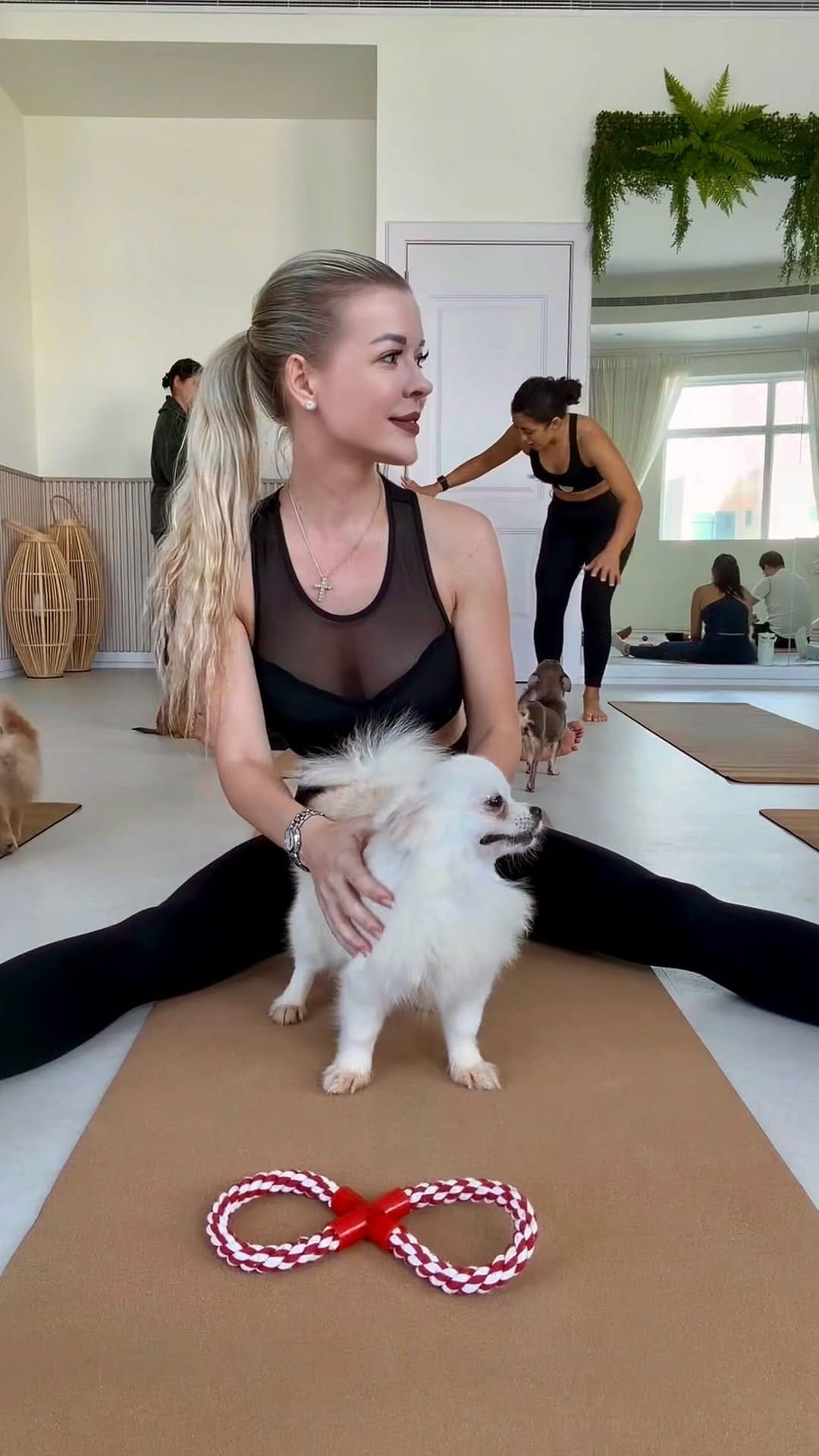 Post 6 by KAT / DUBAI / MODEL / UGS on Instagram (video)