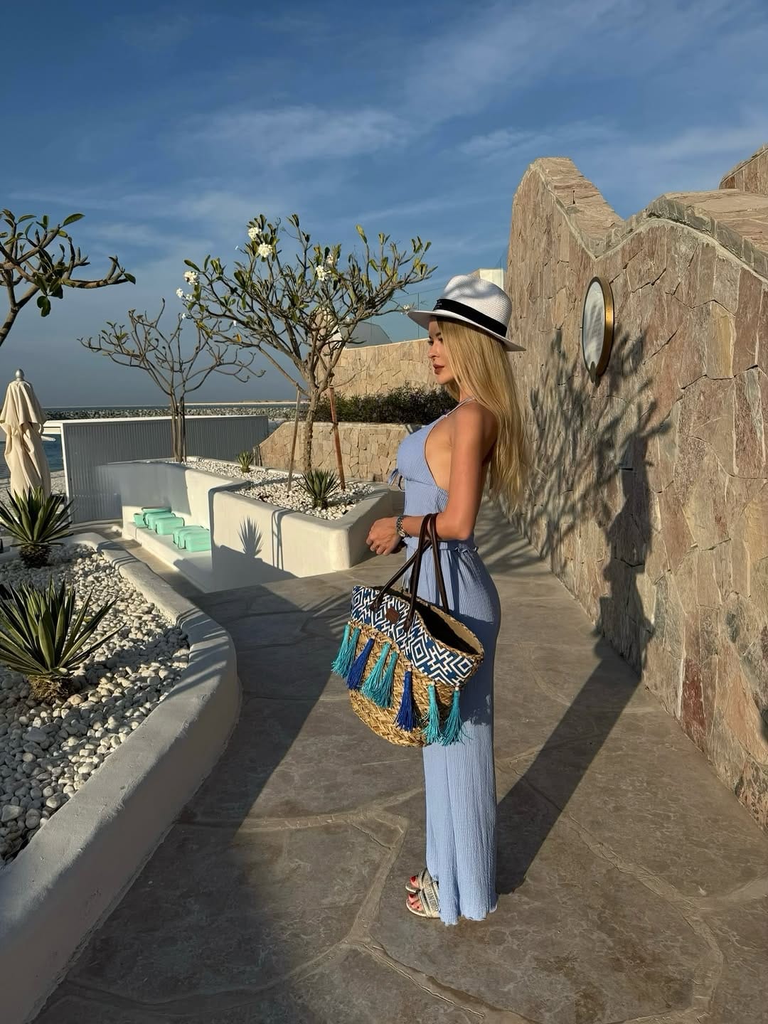 Post 7 by KAT / DUBAI / MODEL / UGS on Instagram (carousel)