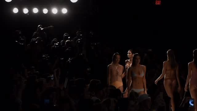 Post 5 by Paraiso MB / Miami Swim Week ™ on Instagram (video)