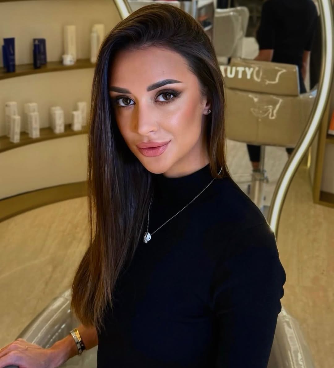 Post 10 by MakeUpArtist /HairStylist DUBAI🇦🇪 | Макияж  Дубай on Instagram (carousel)