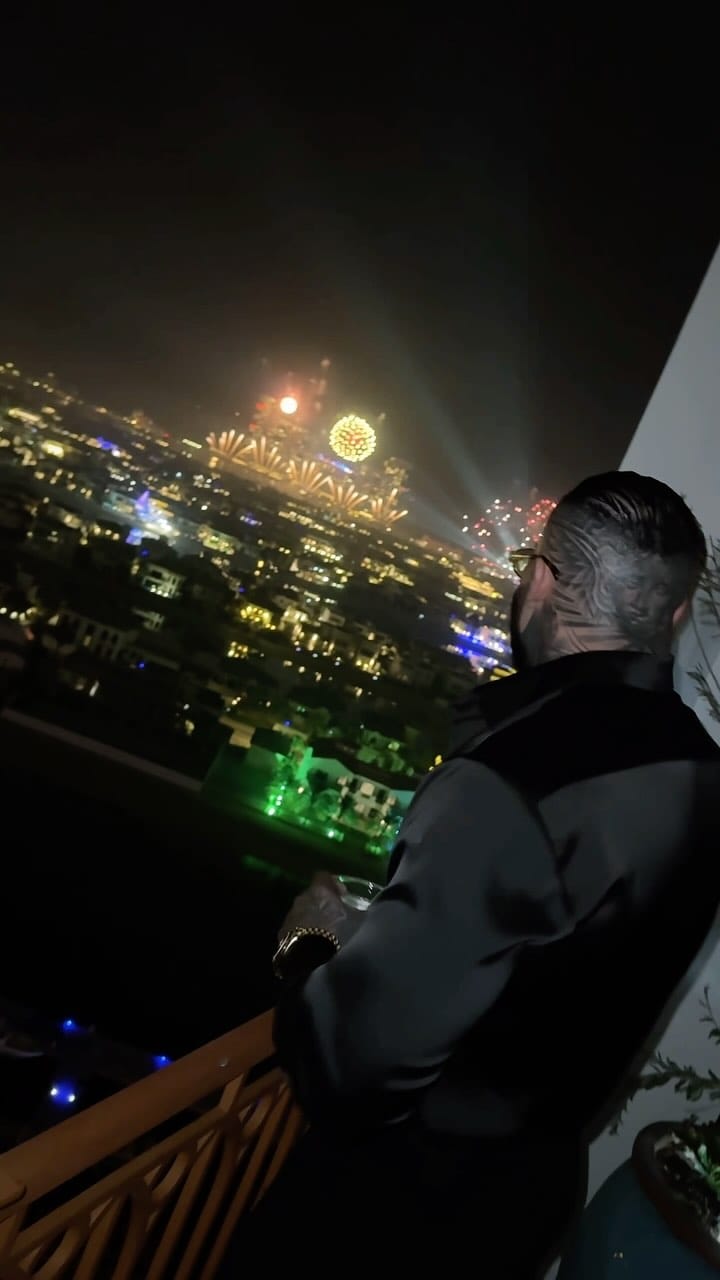 Post 8 by VICENZO DARIAN on Instagram (video)