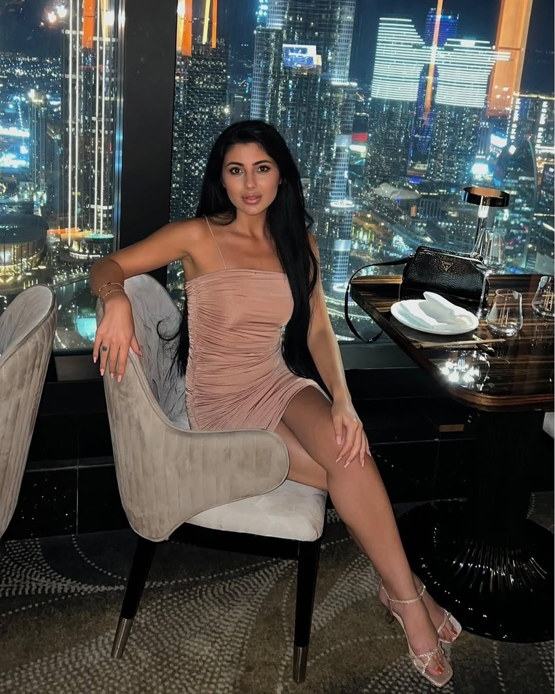 Post 10 by Gülistan Yazgan+ UGC creator +haircare influencer on Instagram (carousel)
