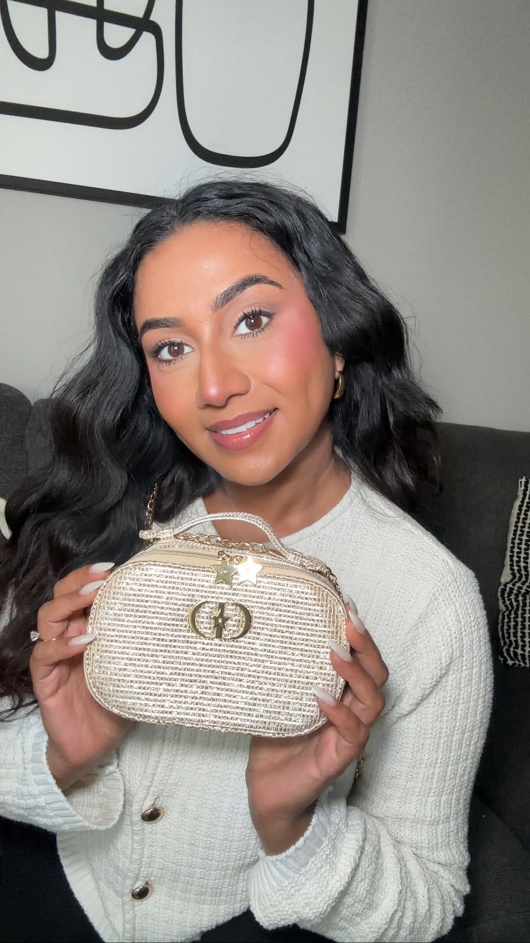 Post 4 by AWARD WINNING MAKEUP ARTIST on Instagram (video)